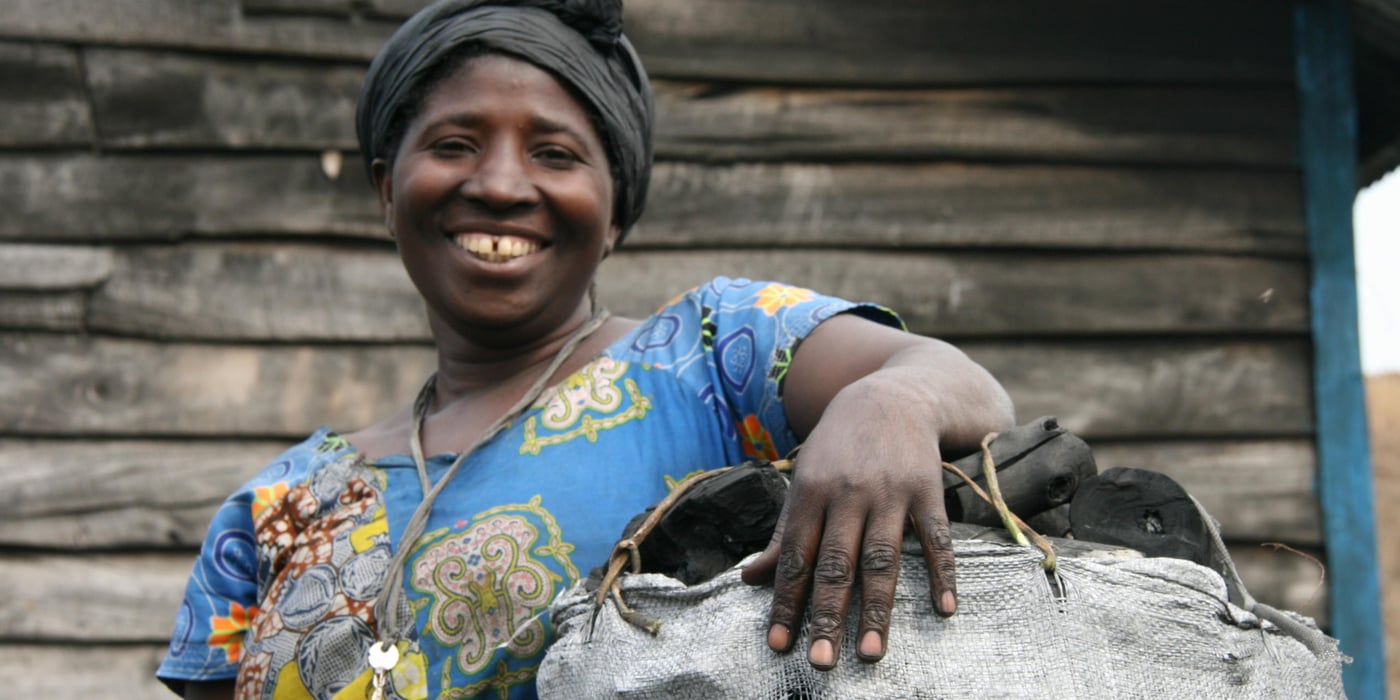 36-year-old Bembeleza is the mother of seven kids who sells charcoal in Kitchanga. She fled to Kitchanga two years ago when fighting broke out in her home village of Lufunda, in the Masisi territory of North Kivu province, in DR Congo.
Photo NRC/Ephrem Chiruza. February 2018.