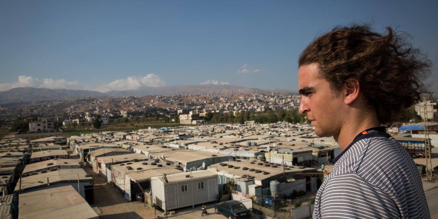 Marlon Langeland looking over one of the Informal Tented Settlements in Saadnayel in the Bekaa valley in Lebanon that is housing Syrian refugees.
Photo: Ingebjørg Kårstad/NRC.
