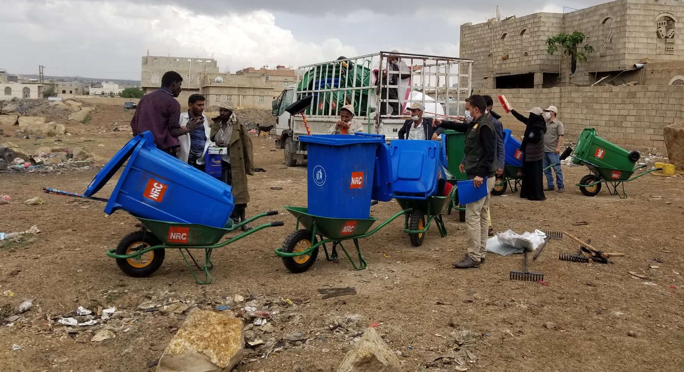 As response to COVID-19, the NRC team in Amran governorate launched a cleaning campaign in selected IDP camps to ensure the camps are sanitary.

Photo: Asma Mushabib/NRC