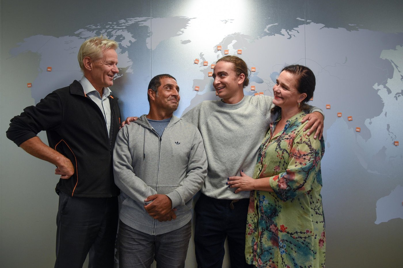 Jan Egeland, father René Valdés, Marlon Langeland and mother Catherine Langeland.
Photo: Ingebjørg Kårstad/NRC