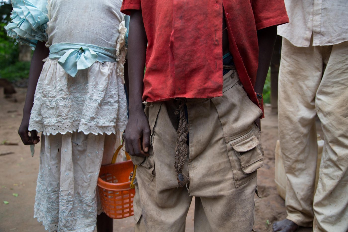ENGLISH:
Bertrand 
Diagou
is living with his wife and their four children in an unsanitary house abandoned by a Muslim. He lost two of his children when they went to live in the bush for six months during the conflict. Now his children are not educated because there “aren’t any means to send them to school”.

FRENCH:
Bertrand Diagou

occupe avec sa femme et ses quatre enfants une maison insalubre laissée par un musulman. Il a perdu deux de ses enfants en brousse quand ils sont partis y vivre pendant six mois durant le conflit. Aujourd’hui, ses enfants ne sont pas scolarisés car il n’a « pas les moyens pour les envoyer à l’école » raconte-t-il.

November 2014. Photo: NRC/ Vincent Tremeau