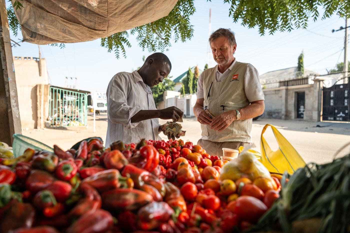 Fruit salesman, Babagana Malam Idrissa (35), in Maiduguri, Nigeria. 2018
Photo: Beate Simarud/NRC