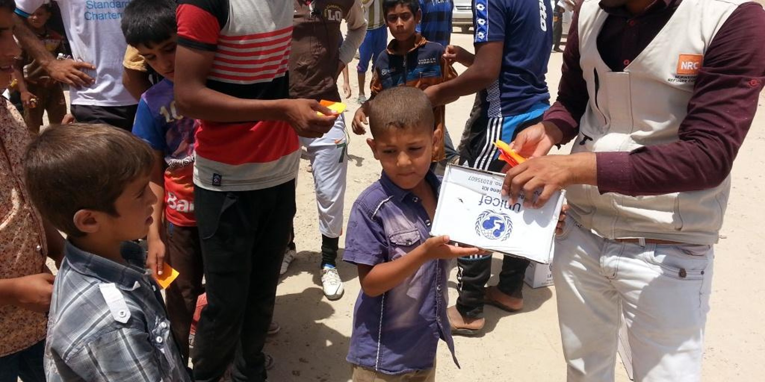 NRC is present in Amiriyat Al Fallujah delivering emergency aid such as safe drinking water and food parcels and baby kits to newly displaced families from Fallujah.
Photo: NRC