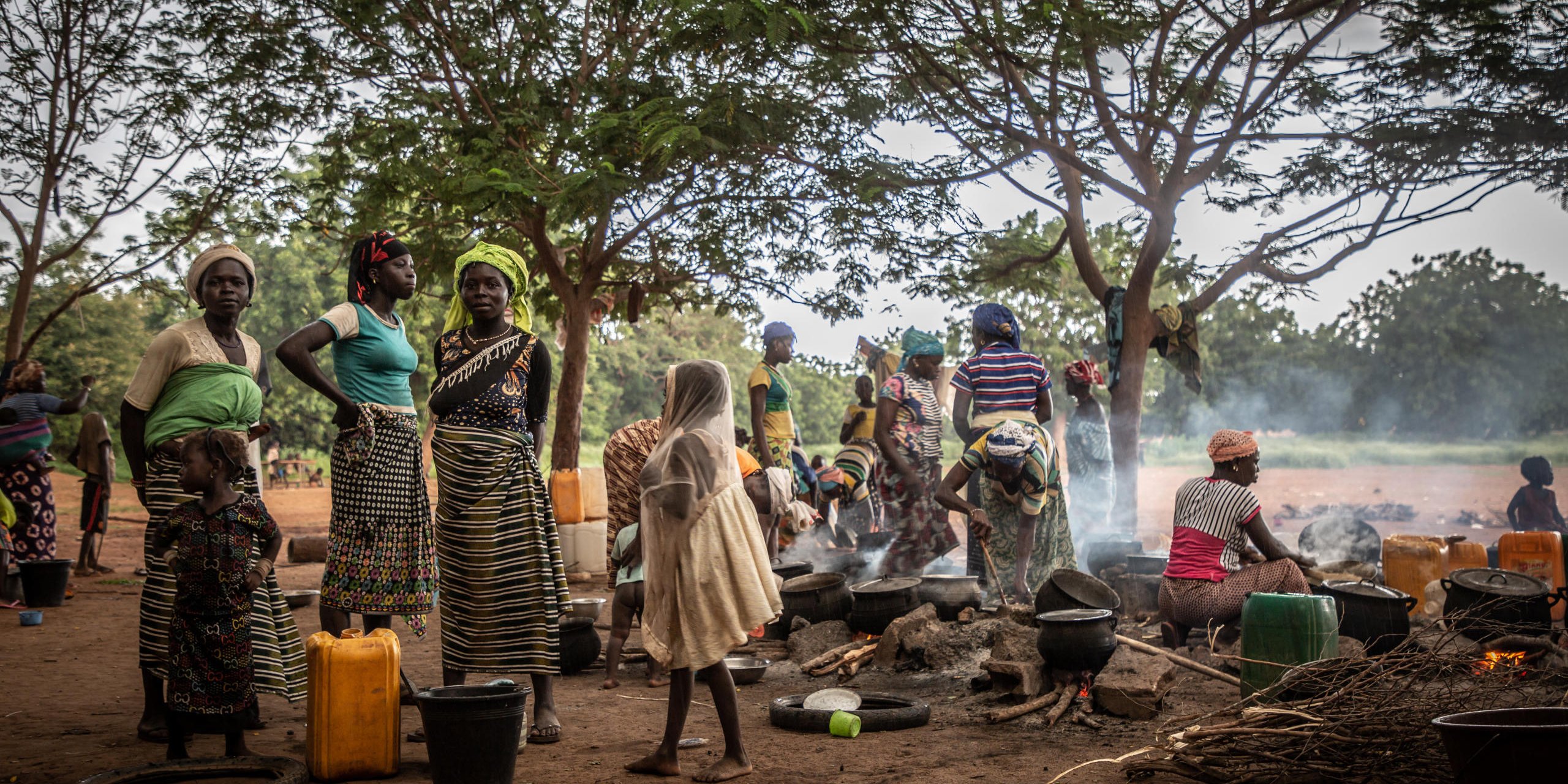 On 7 July, men armed with Kalashnikovs burst into the village of Nogo. The attack lasted 60 minutes, mainly targeting an outpost of a self-defence group, the VDP. At least 7 civilians, including 2 women and a baby, were killed in the shootout. The assailants took advantage of the situation to steal pharmaceutical products, two health workers' motorbikes and livestock belonging to the civilians.
The entire population of the village fled to Ouahigouya and took refuge in an unoccupied school during the school holidays. More than 500 people are living crammed into classrooms while waiting to receive shelter and adequate aid. However, the aid received is far from sufficient. The displaced report receiving a bag of millet on arrival, then nothing. They survive thanks to the help of the local population. Some are tempted to return home to collect their cereal stock despite the presence of armed groups.
"We fled to come here but there is no food. We are thinking of going home, but we are very afraid of being killed, so we are staying for now. If we get help here, we can stay, it will be better," says Rouamba, a mother from Nogo village.
Date: 25 August 2021
Location: Ouahigouya, North province, Burkina Faso
Photo: Tom Peyre-Costa /NRC