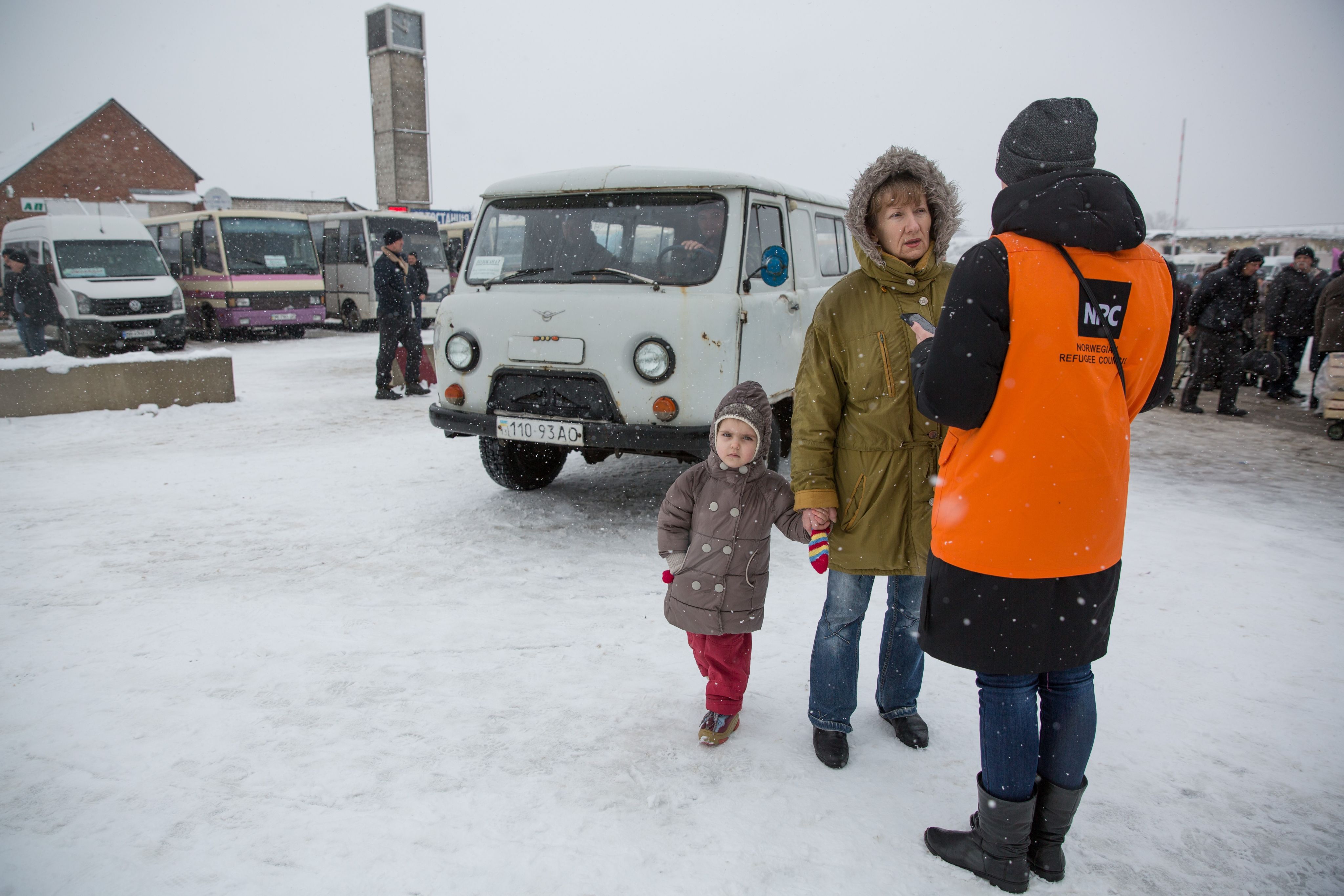 Stanytsia Luhanska er én av to grenseoverganger som fortsatt er åpne. Foto: Ingebjørg Kårstad/Flyktninghjelpen