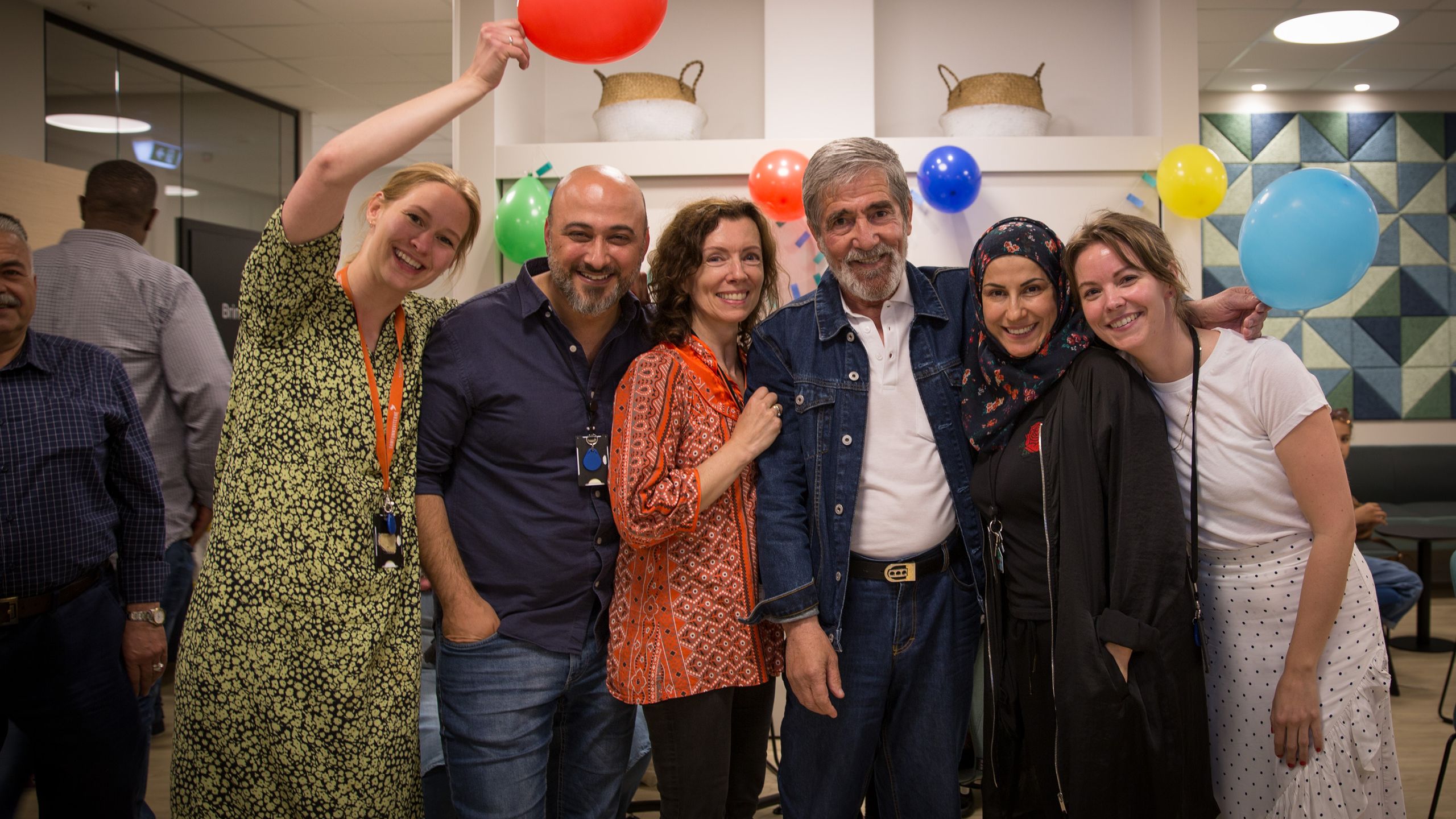 Mohamed med venner og hjelpere på SeFI